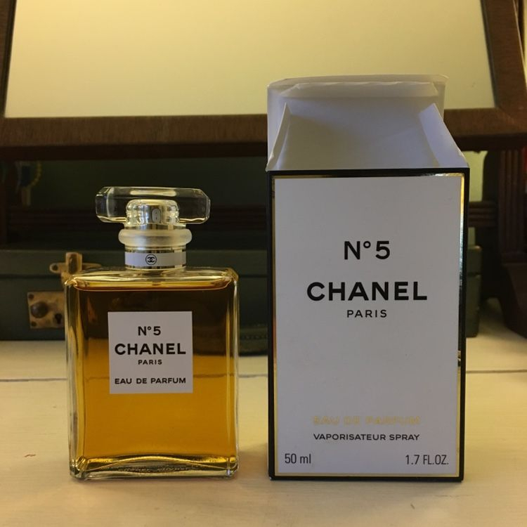 Photo of CHANEL N°5 Eau De Parfum Spray by zhana D.